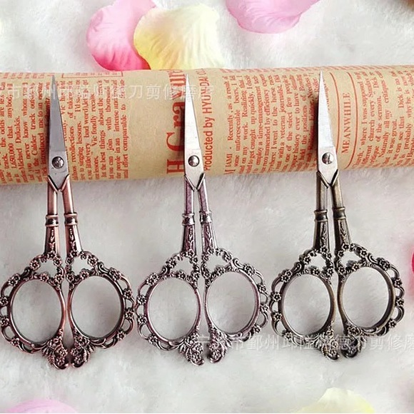 Classic European Scissors, Vintage Floral Pattern, 4 Colors - Picture 6 of 16
